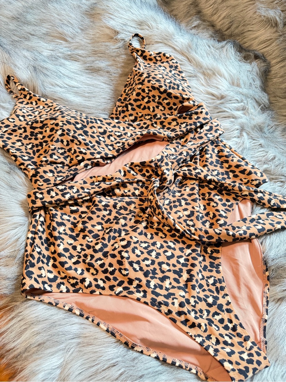 Aerie Leopard Full Coverage One Piece
Swimsuit size XXL - Picture 6 of 7